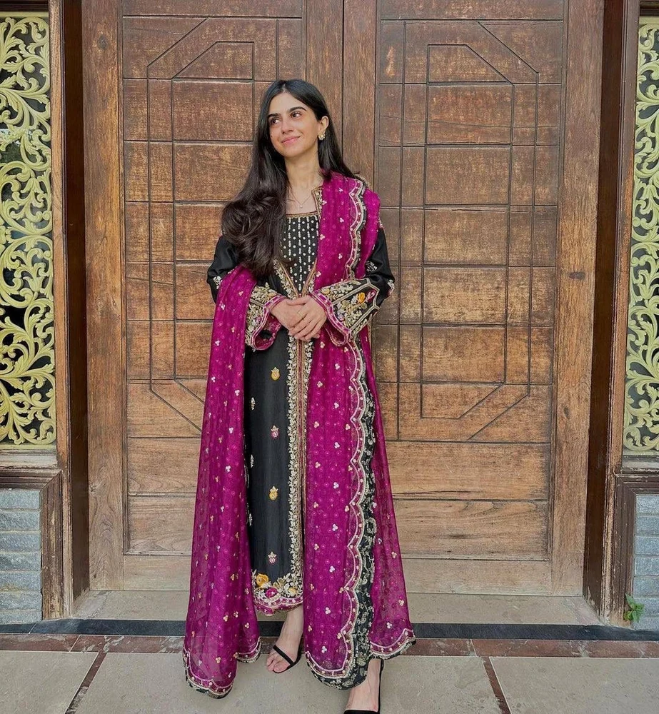 Kurti Pent With Dupatta - Image 5