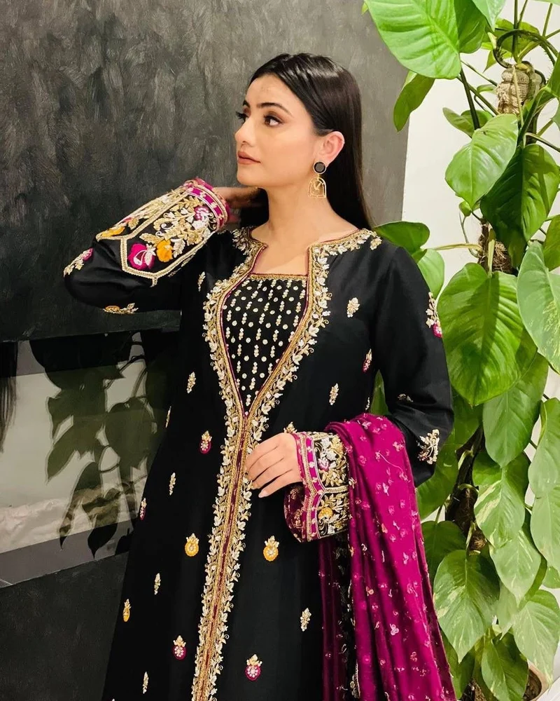 Kurti Pent With Dupatta - Image 6