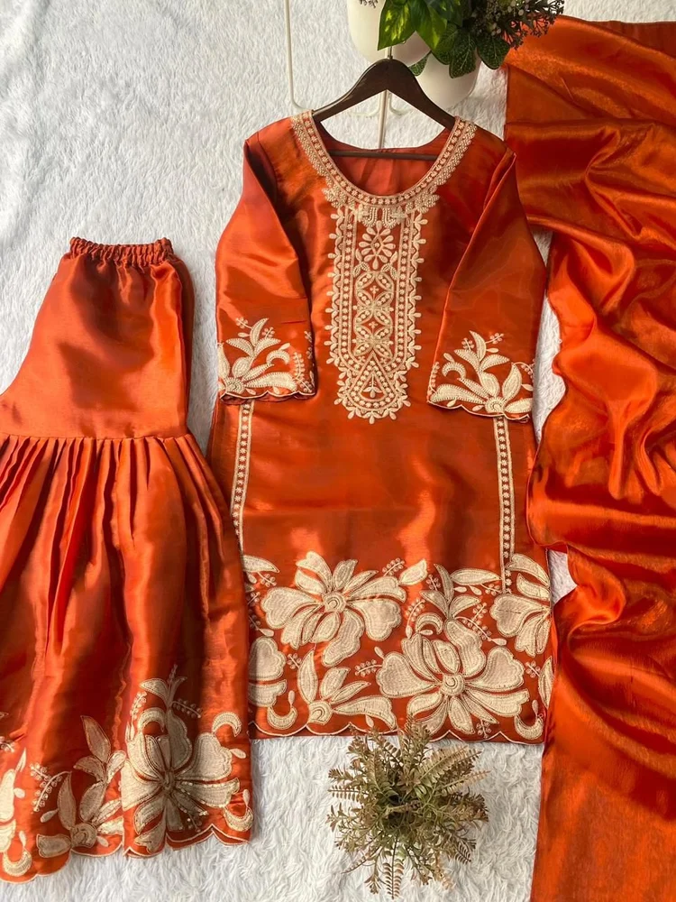 Designer Top & Sarara - Image 2